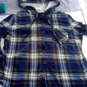 Polly & Esther juinor's long sleeve, button dwn flannel w/faux fur lined hoodie